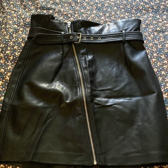 Blank nyc vegan leather skirt - Picture 3 of 5